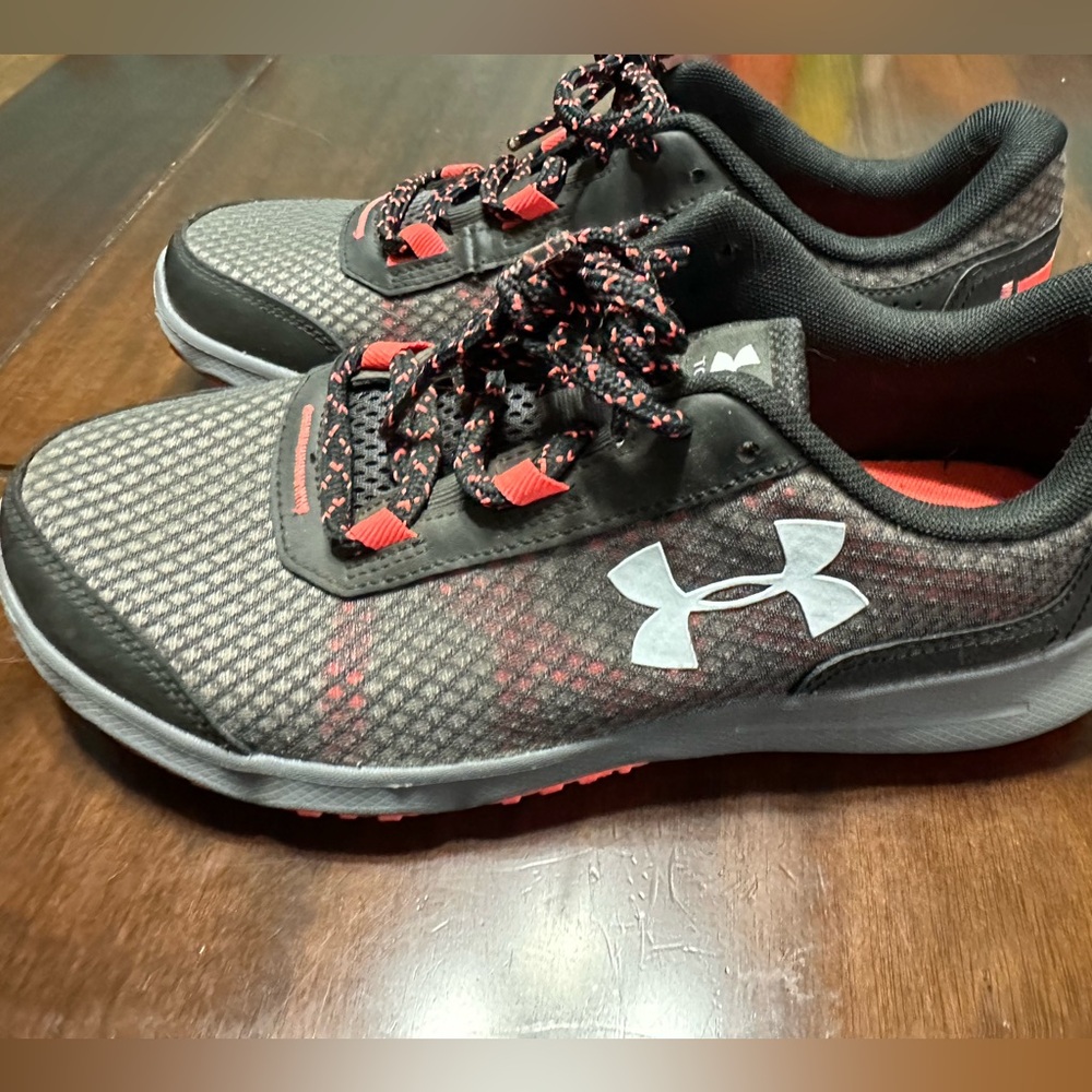 Under Armour Women’s shoes size 8